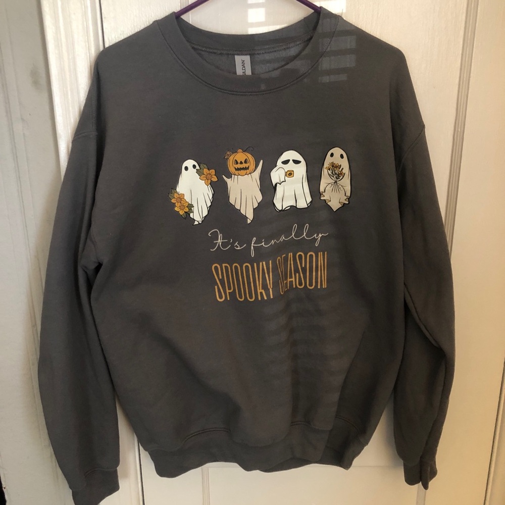 Halloween/fall, It’s Finally Spooky Season sweatshirt. Size medium. Never worn.